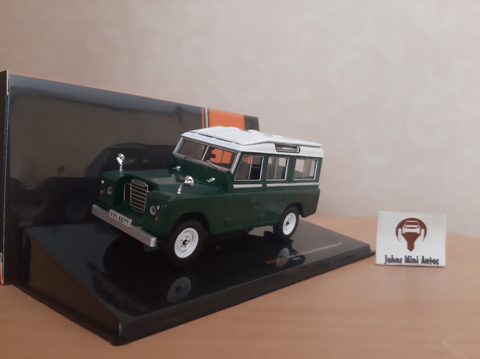 Land Rover Series III 109 1978 Donkergroen/Wit van IXO 1:43, Overige merken, Auto, IXO, Nieuw