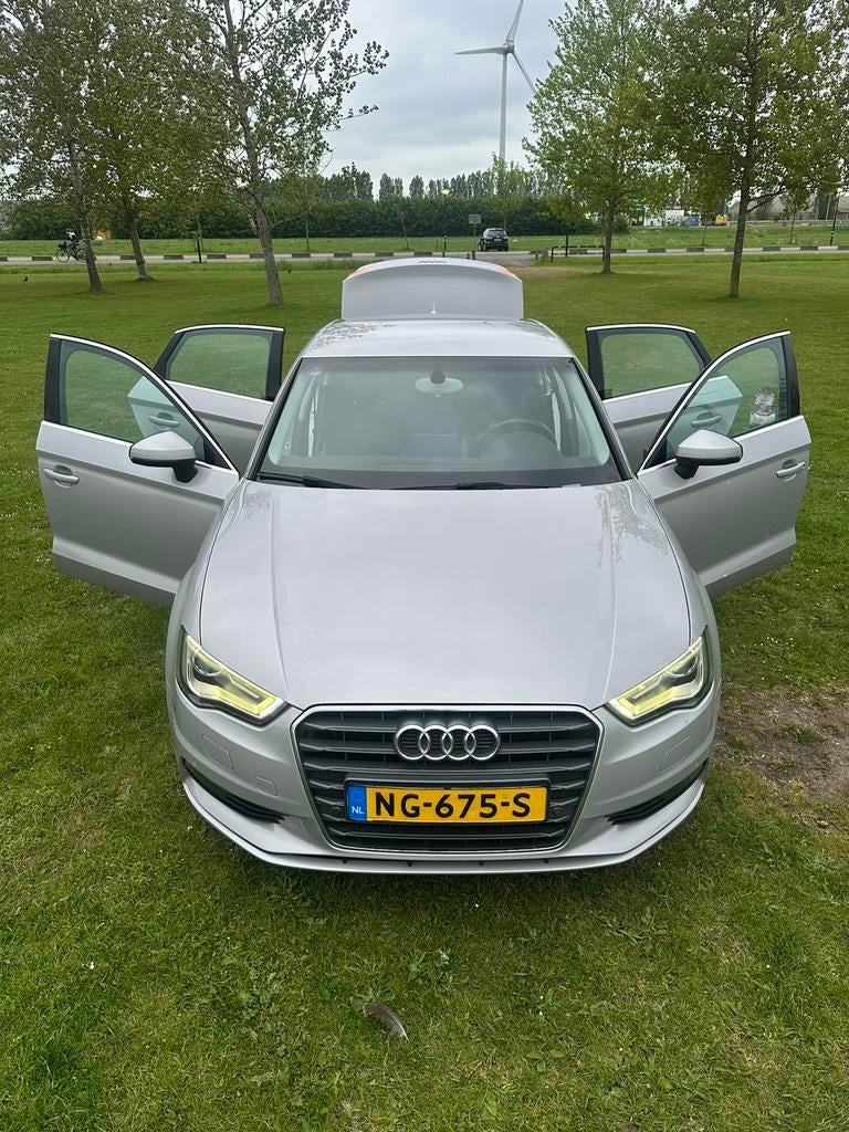 Audi A3 Sedan Silver kleur uit 2014, Auto's, 4 cilinders, Leder en Stof, 1395 cc, Particulier