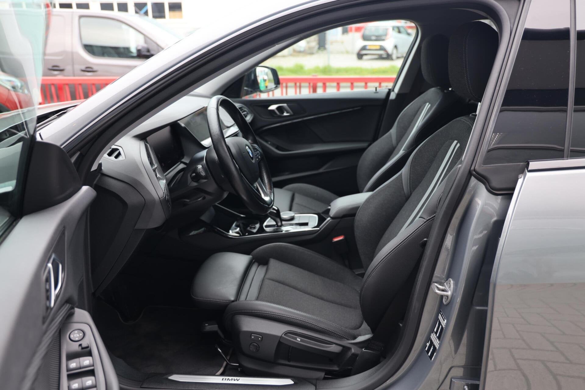 BMW 2-serie Gran Coupé 218i Business Edition Plus|Automaat|, Auto's, BMW, 136 pk, Gebruikt, Euro 6, 1350 kg