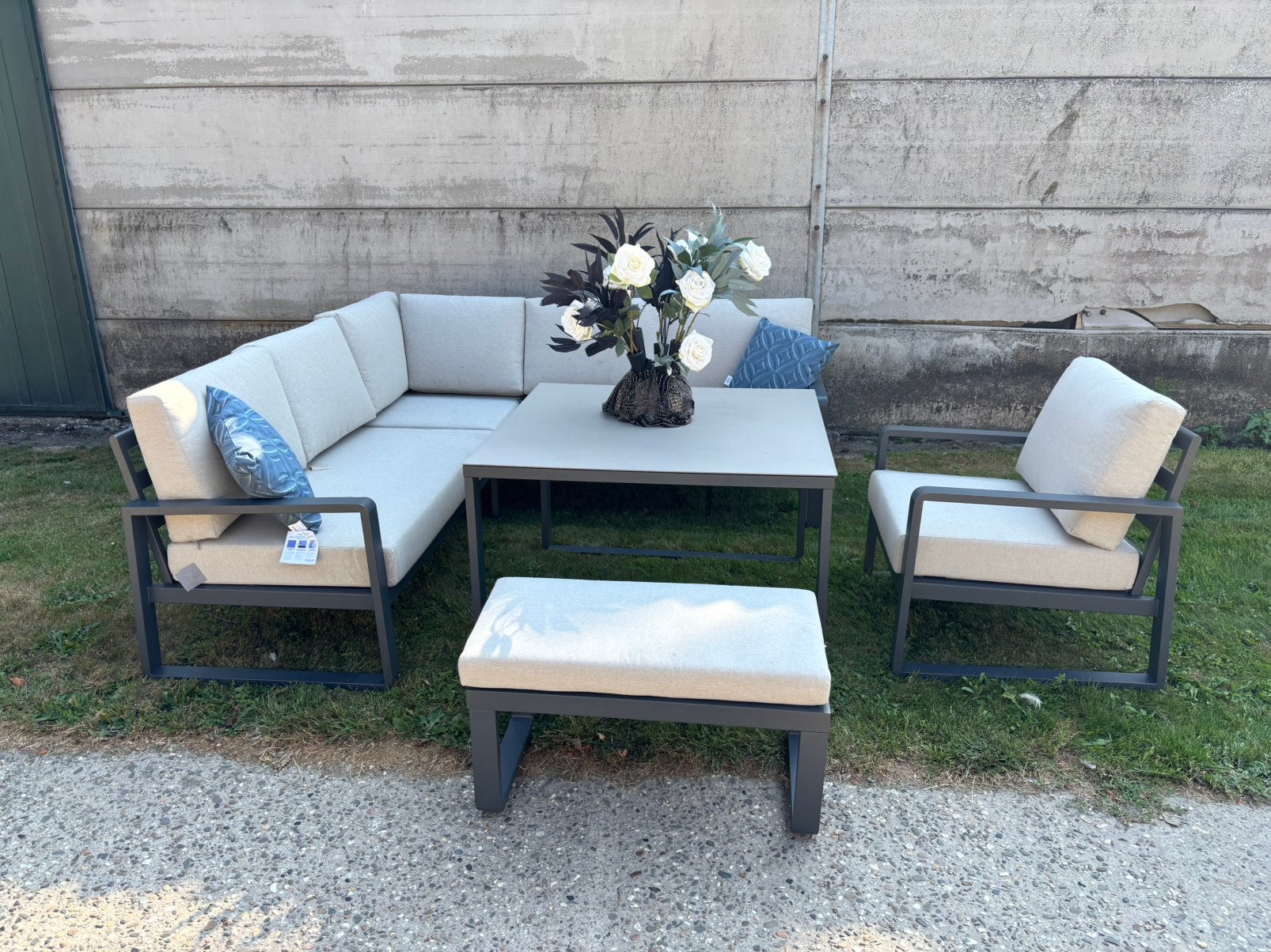 Aluminium lounge dining set 5-delig showroommodel, Bank, Aluminium, Ophalen of Verzenden, Zo goed als nieuw