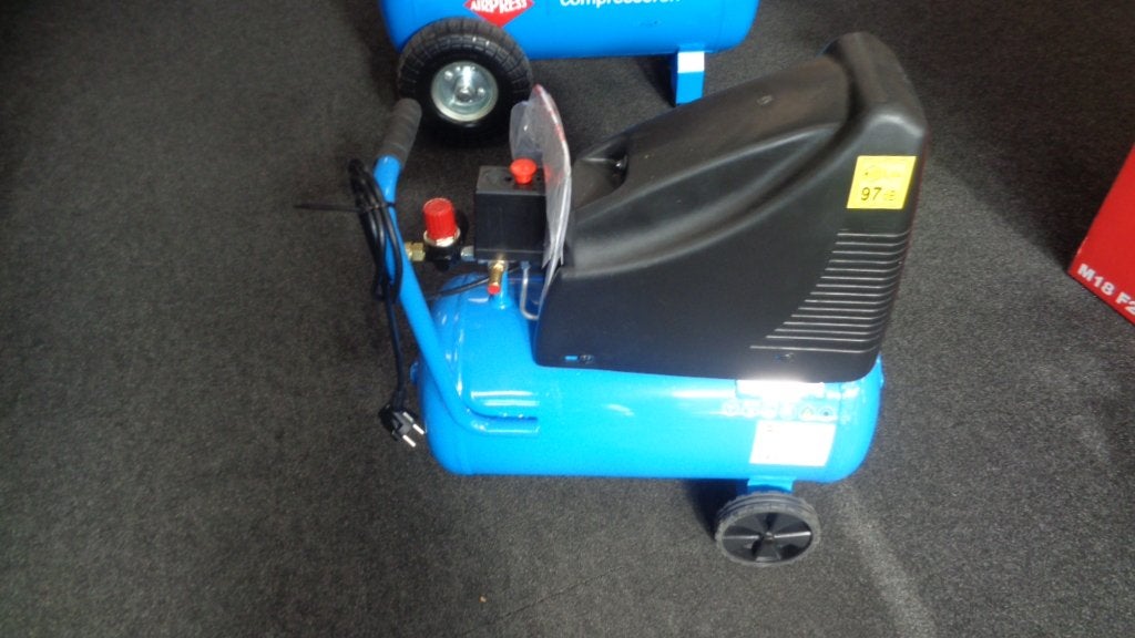 showroom model kan krasje opzitten, Ophalen of Verzenden, Zo goed als nieuw, 200 tot 400 liter/min, Info@c-vin.com