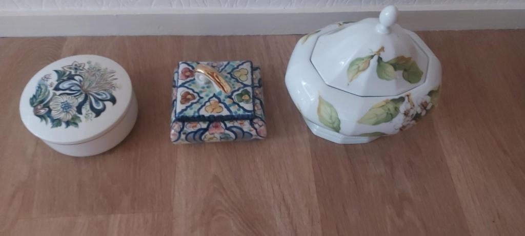 3 antieke potjes met deksels porselein of aardewerk, Antiek en Kunst, Ophalen of Verzenden