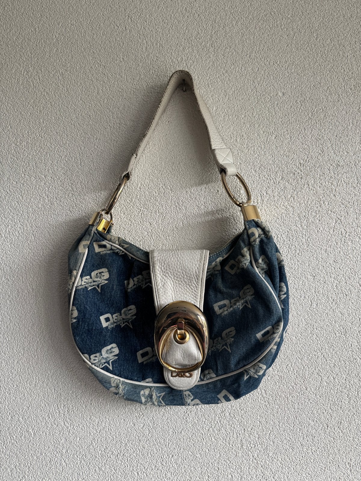 Vintage Dolce & Gabanna denim schoudertas met monogram print, Gebruikt, Blauw, Schoudertasje, Ophalen of Verzenden