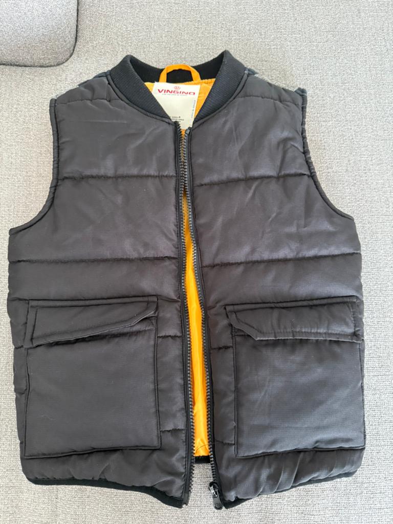 Vingino bodywarmer, Ophalen of Verzenden, Zo goed als nieuw, Jongen