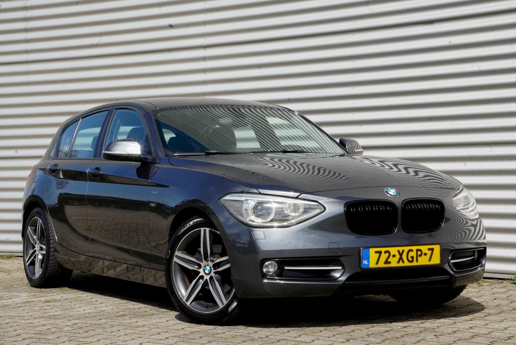 Bmw 1-Serie 116i Sportline | Xenon | PDC | Cruise | NL Auto, Auto diversen, Schadeauto's, Ophalen, 1600 cc, Handgeschakeld, Zilver of Grijs