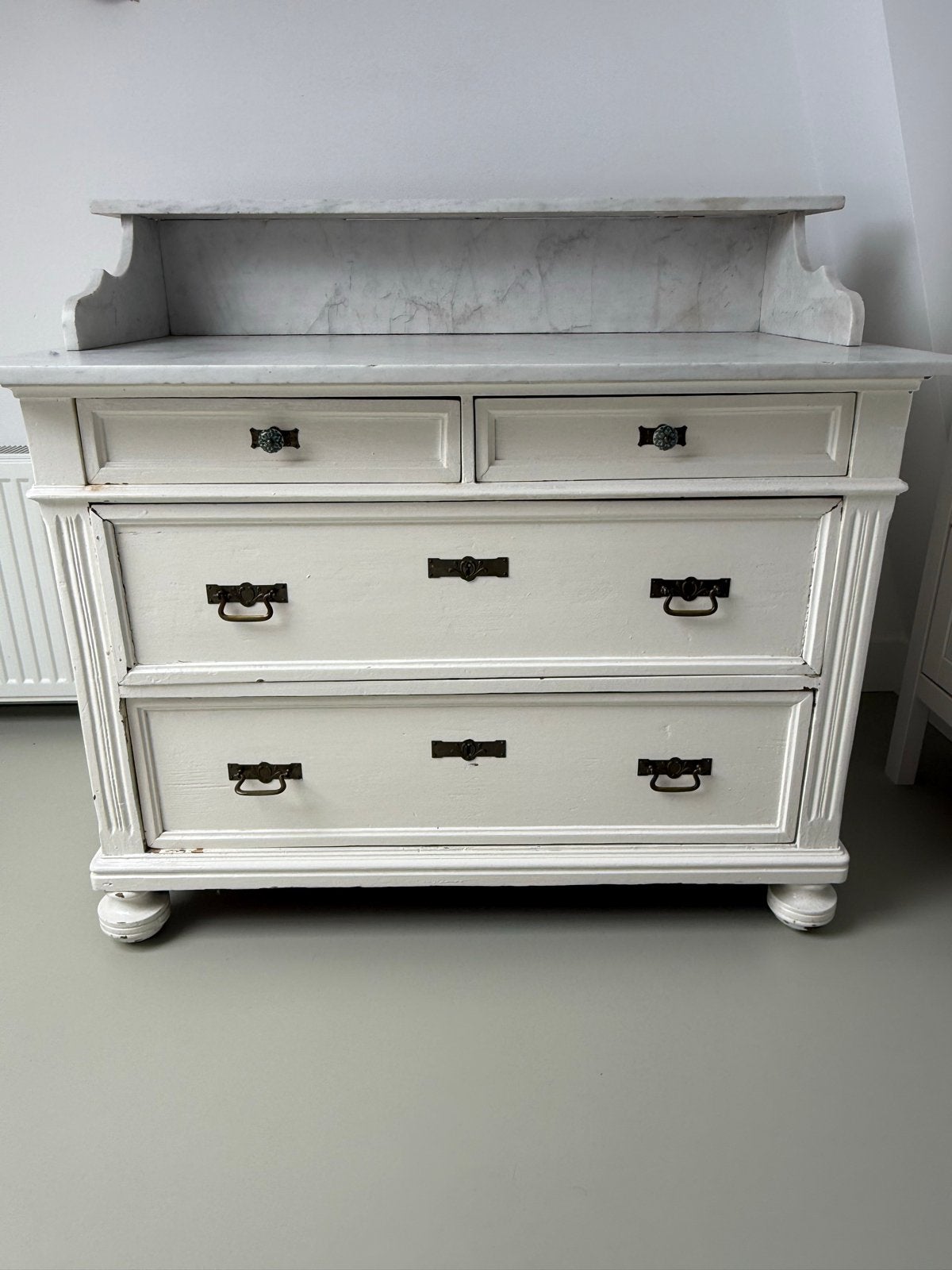 Antieke commode met marmeren blad, Ophalen