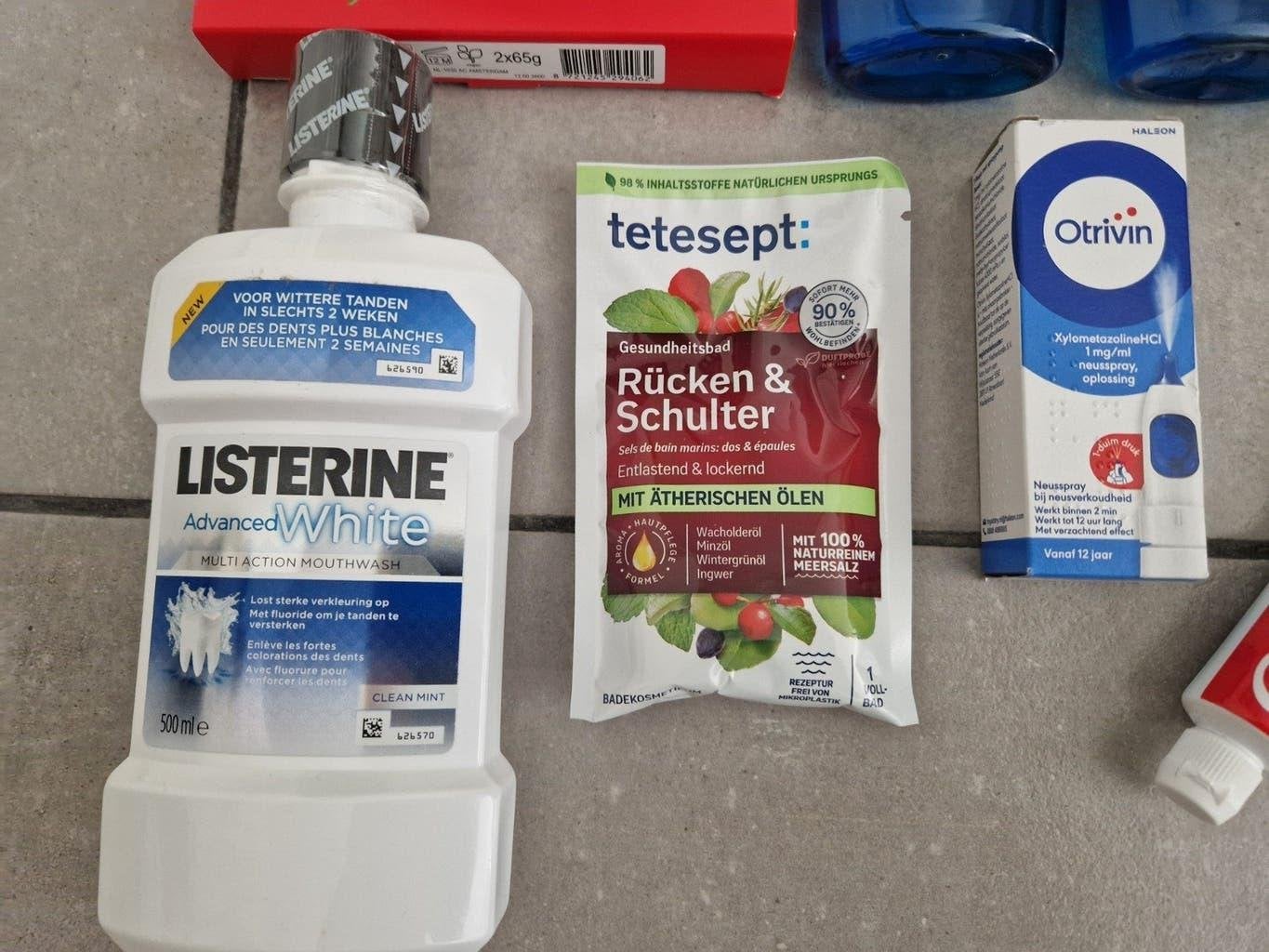Pakketje cosmetische producten. Nieuw., Ophalen of Verzenden, Nieuw, Bad & Douche