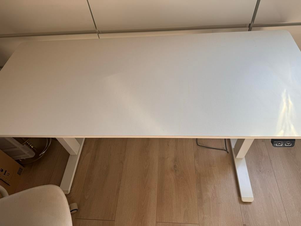 Elektrisch Zit-Sta Bureau - 140 x 80, Huis en Inrichting, Bureaus, Zo goed als nieuw, Zit-sta bureau, Wit, Elektrisch, Ophalen