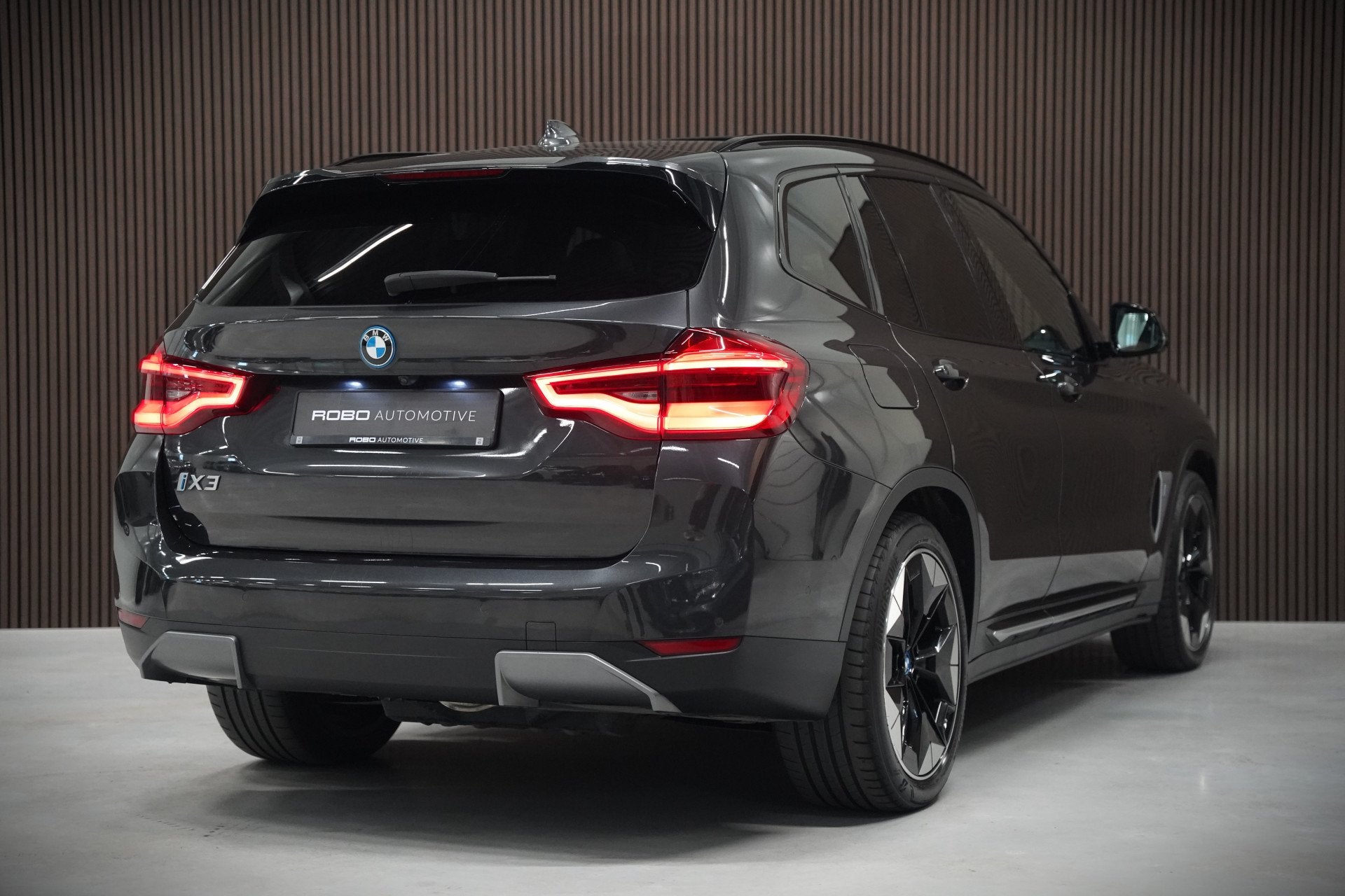BMW iX3 High Executive 80 kWh | Panoramadak | Harman Kardon, Automaat, Achterwielaandrijving, Gebruikt, IX3
