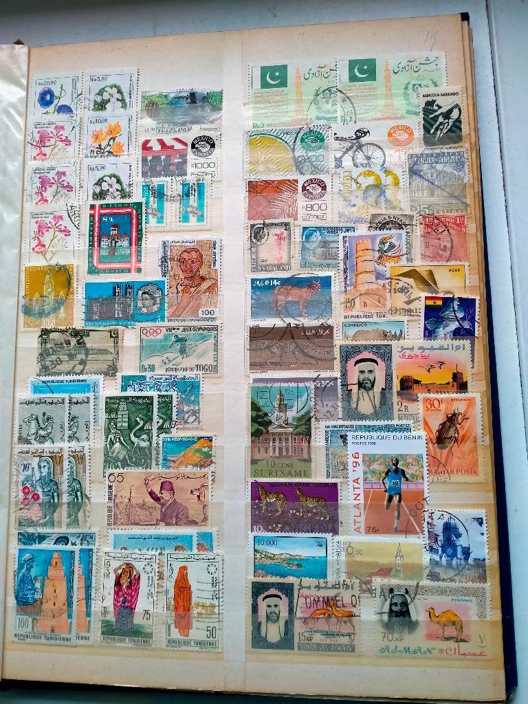 Stockboek Wereld 32 kantjes 2 van 2, Postzegels en Munten, Postzegels | Volle albums en Verzamelingen, Verzenden, Buitenland