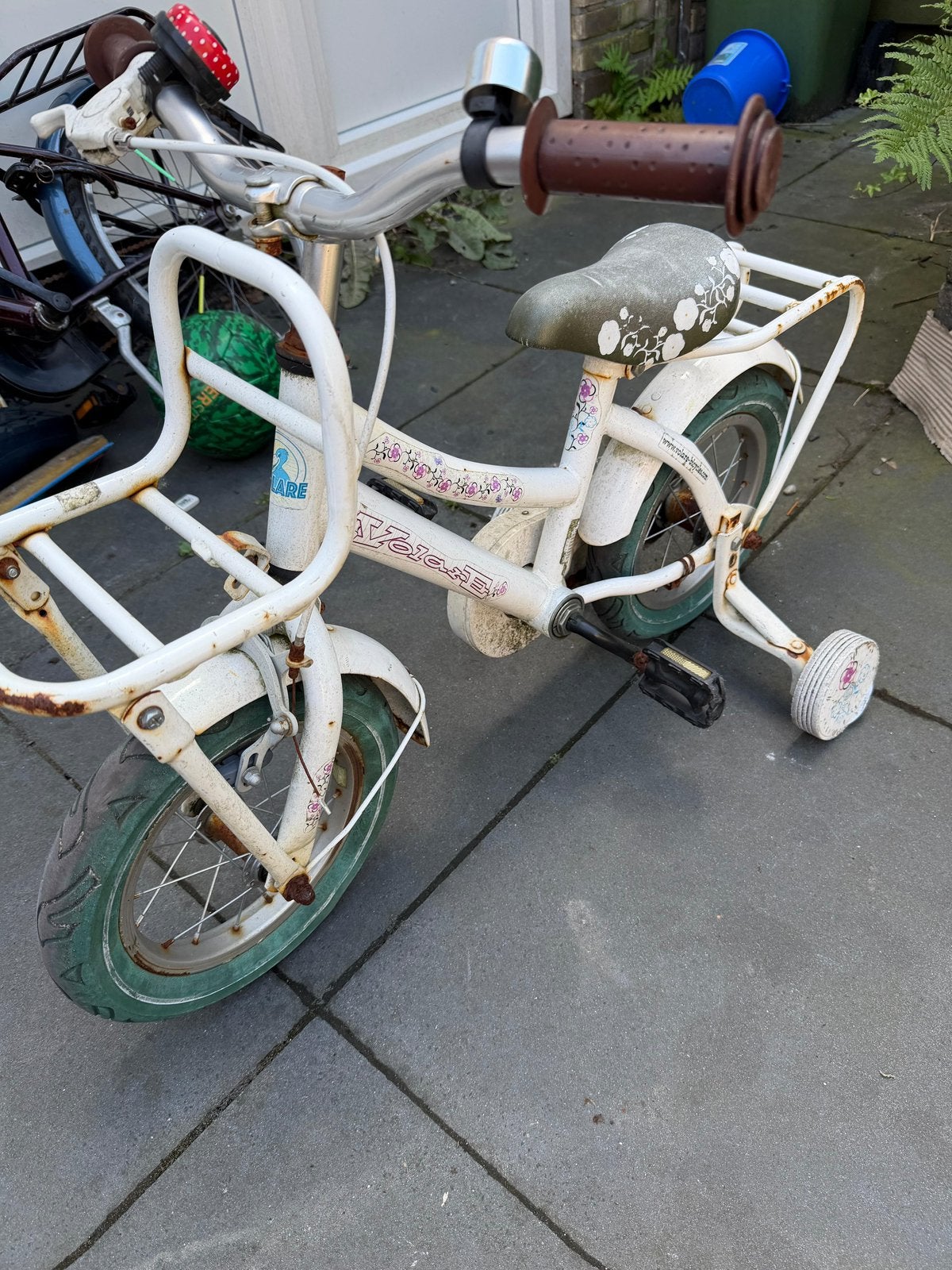 Kinderfiets klein wit, Fietsen en Brommers, Ophalen, Terugtraprem, Gebruikt, Handrem