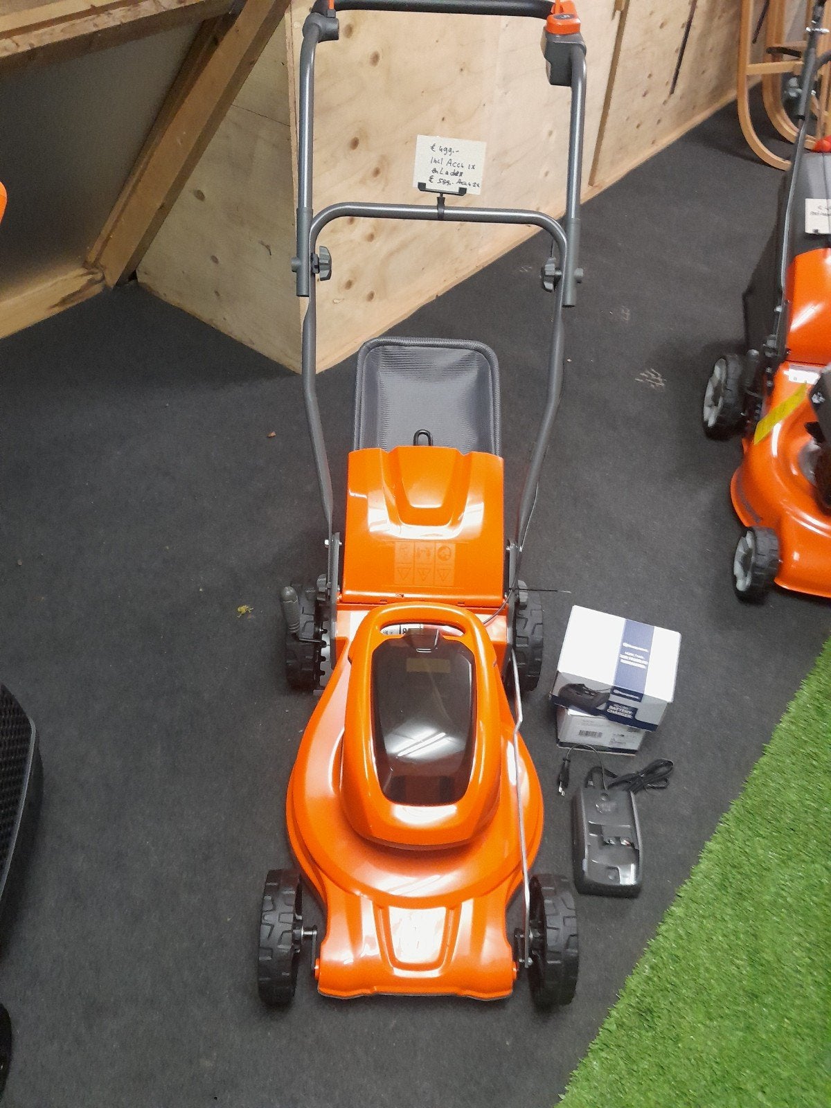 Husqvarna accu maaier LC 137i, Cirkelmaaier, Accu-grasmaaier, Nieuw, Ophalen of Verzenden