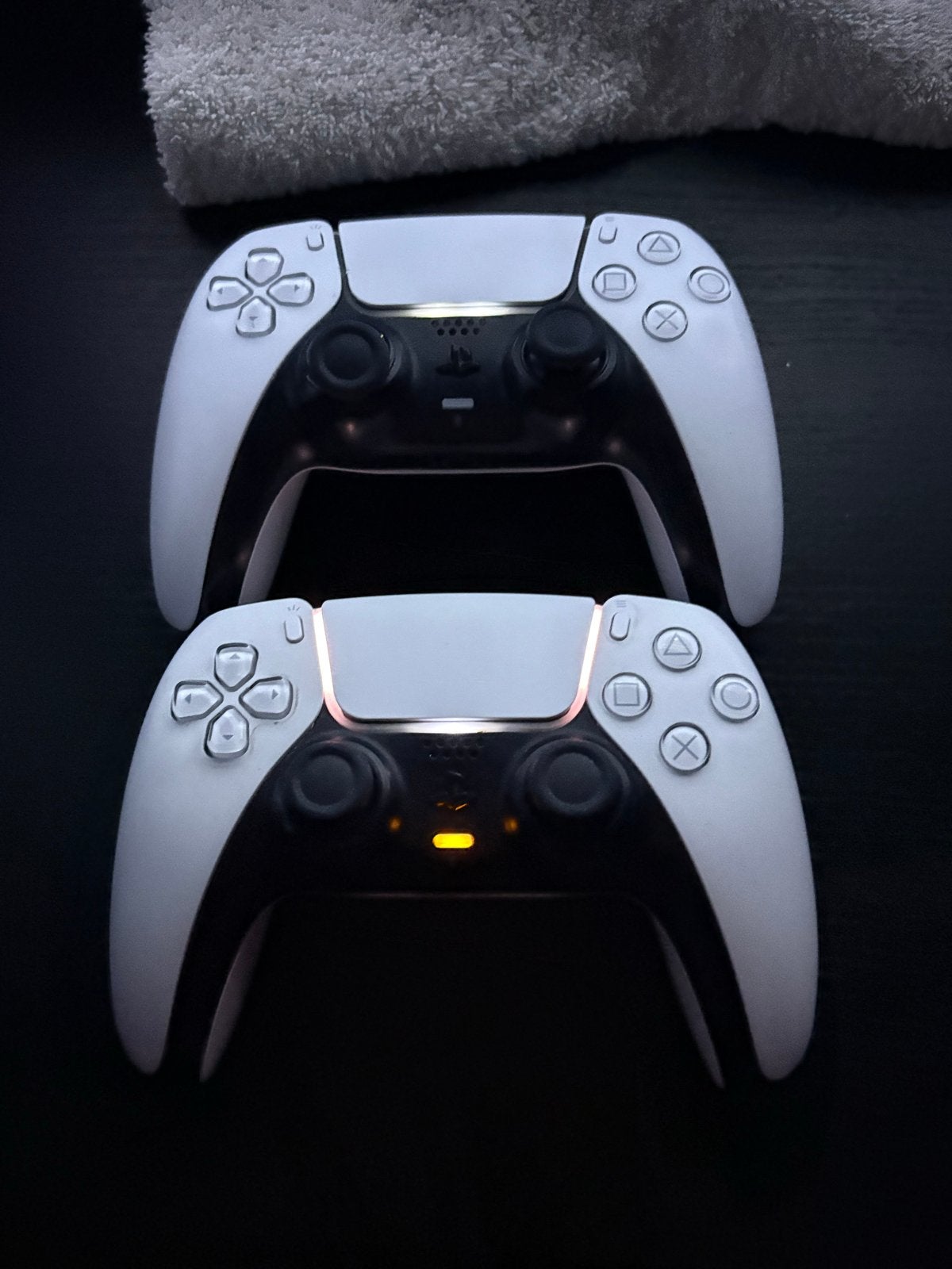 2 defecte PS5 controllers (X-knop & stickdrift), Spelcomputers en Games, Spelcomputers | Sony PlayStation 5, Ophalen of Verzenden
