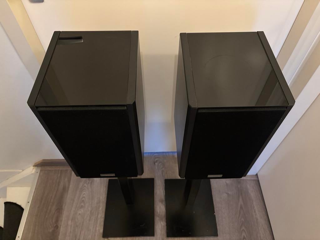 Audiolab Surround Speakers met Stands - Perfect Geluid, Audio, Tv en Foto, Luidsprekers, Zo goed als nieuw, 60 tot 120 watt, Front, Rear of Stereo speakers