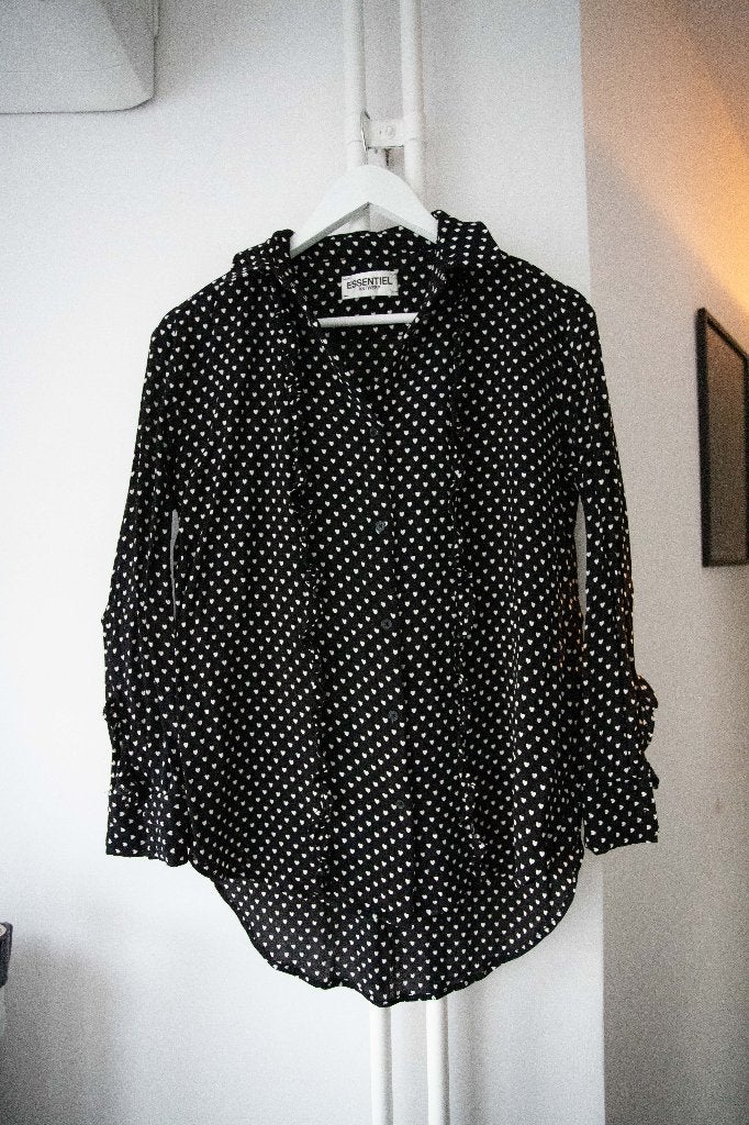 Zwarte blouse met hartjespatroon Essentiel Antwerp maat 34, Zwart, Ophalen of Verzenden, Zo goed als nieuw, Essentiel Antwerp