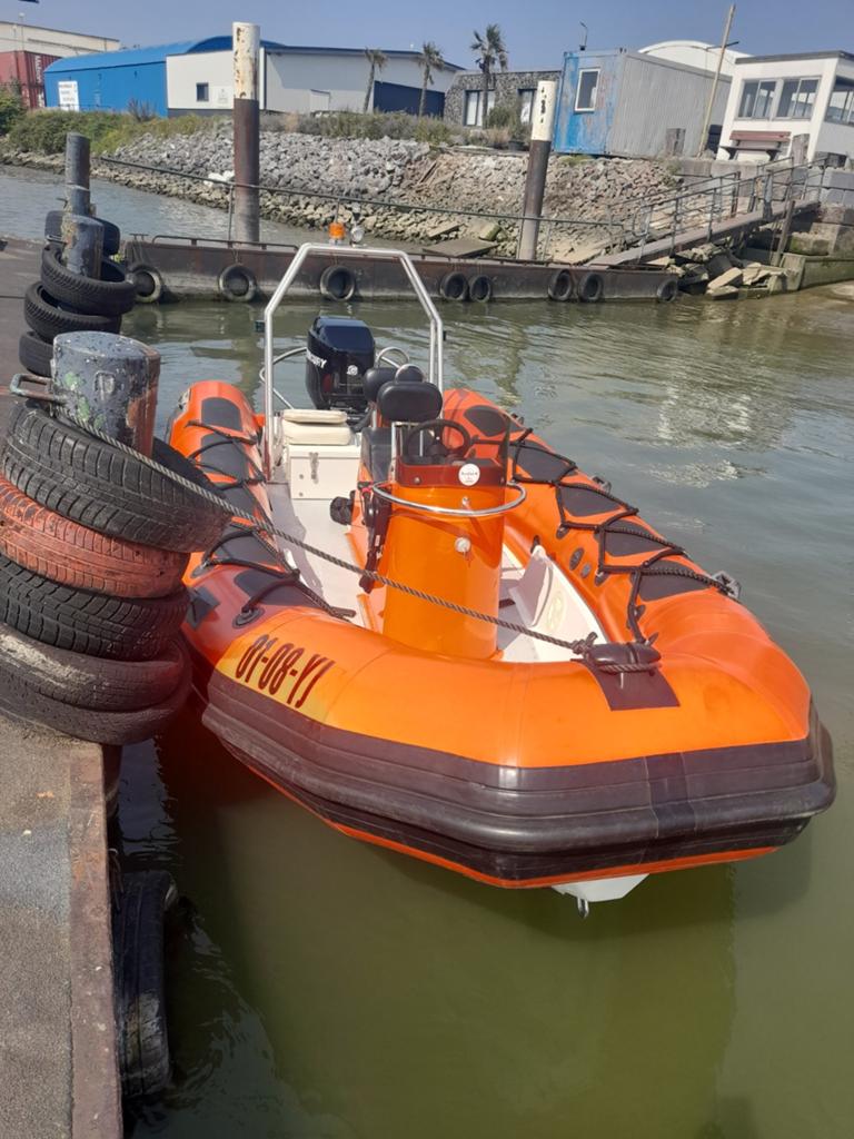 Te koop: Valiant DR570 Rib Boot met 100 PK Mercury, Watersport en Boten, Rubberboten, Ophalen, Buitenboordmotor