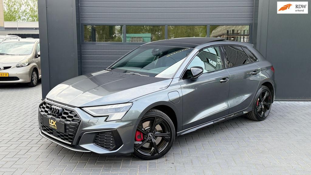 Audi A3 Sportback 45 TFSI e S edition Competition Matrix|18", Auto's, Gebruikt, Euro 6, 4 cilinders, 150 pk
