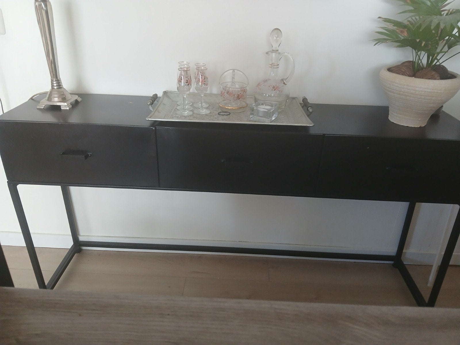Metalen sidetable met 3 laden - 1.60m breed, Ophalen of Verzenden, Gebruikt, Metaal, 150 tot 200 cm