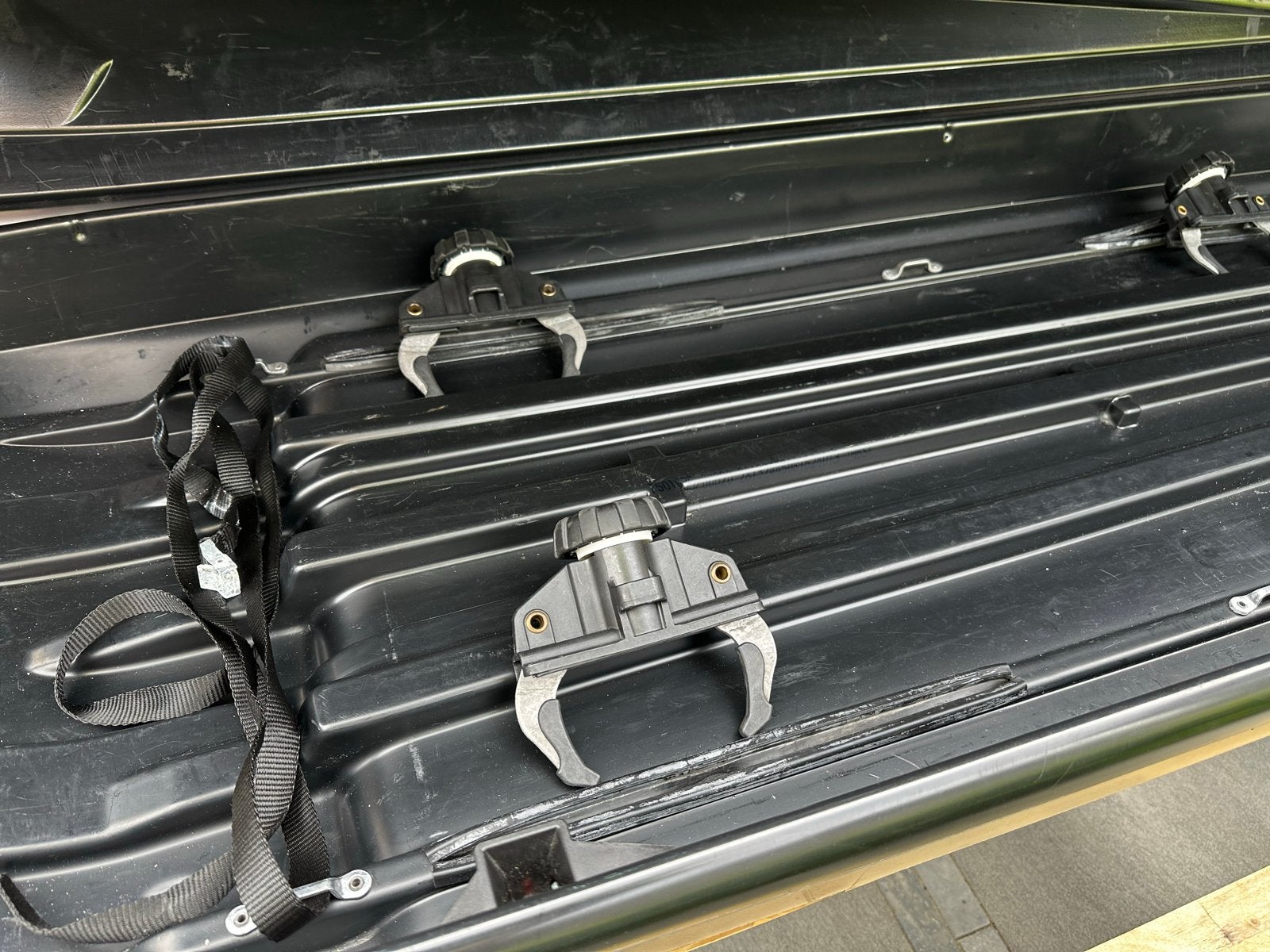 Thule Touring Sport 600 dakkoffer TE HUUR, Ophalen, Zo goed als nieuw