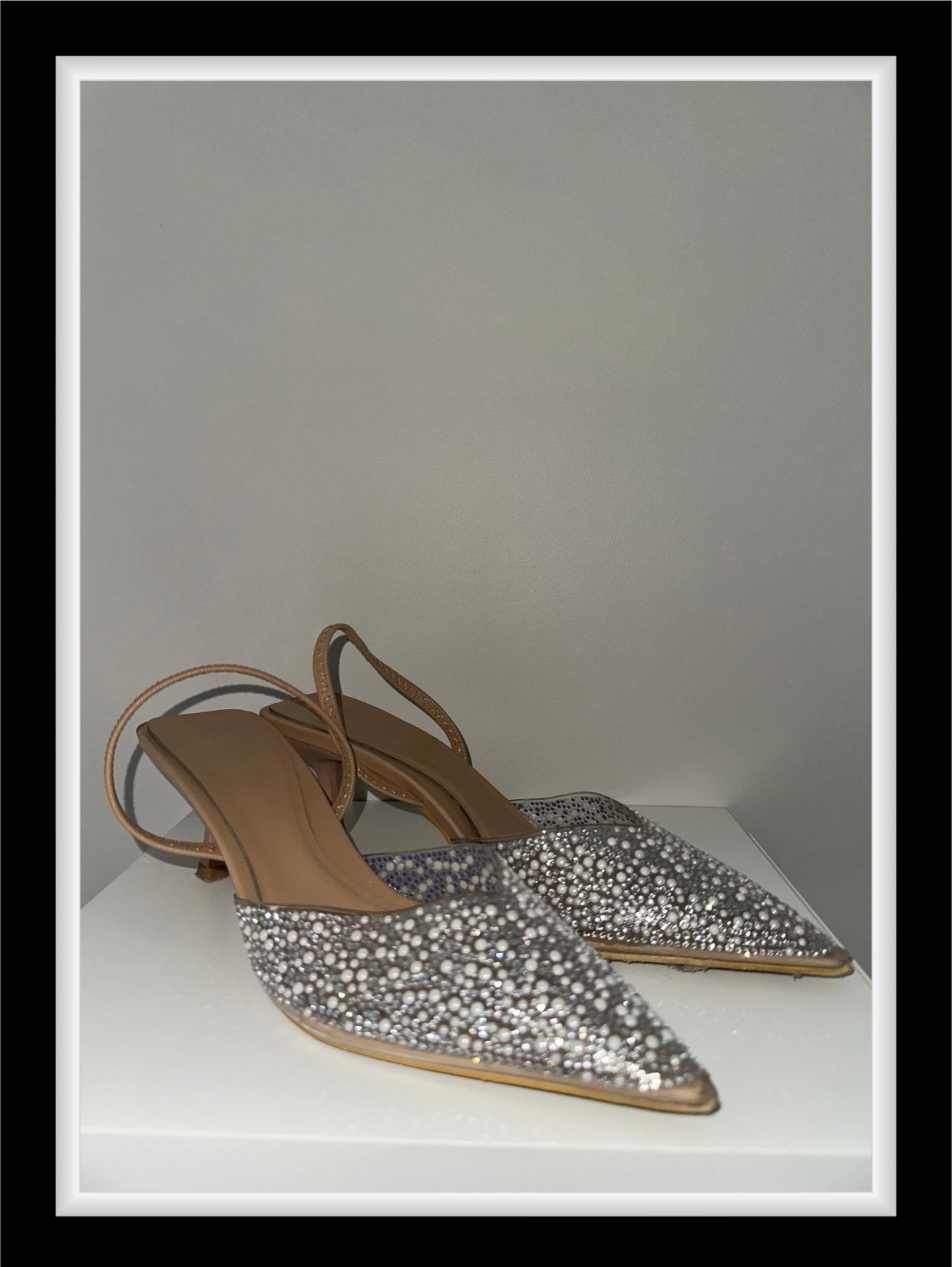 Nude kleurige slingback court pumps met parels versierd, Pumps, Beige, Ophalen of Verzenden, Gedragen