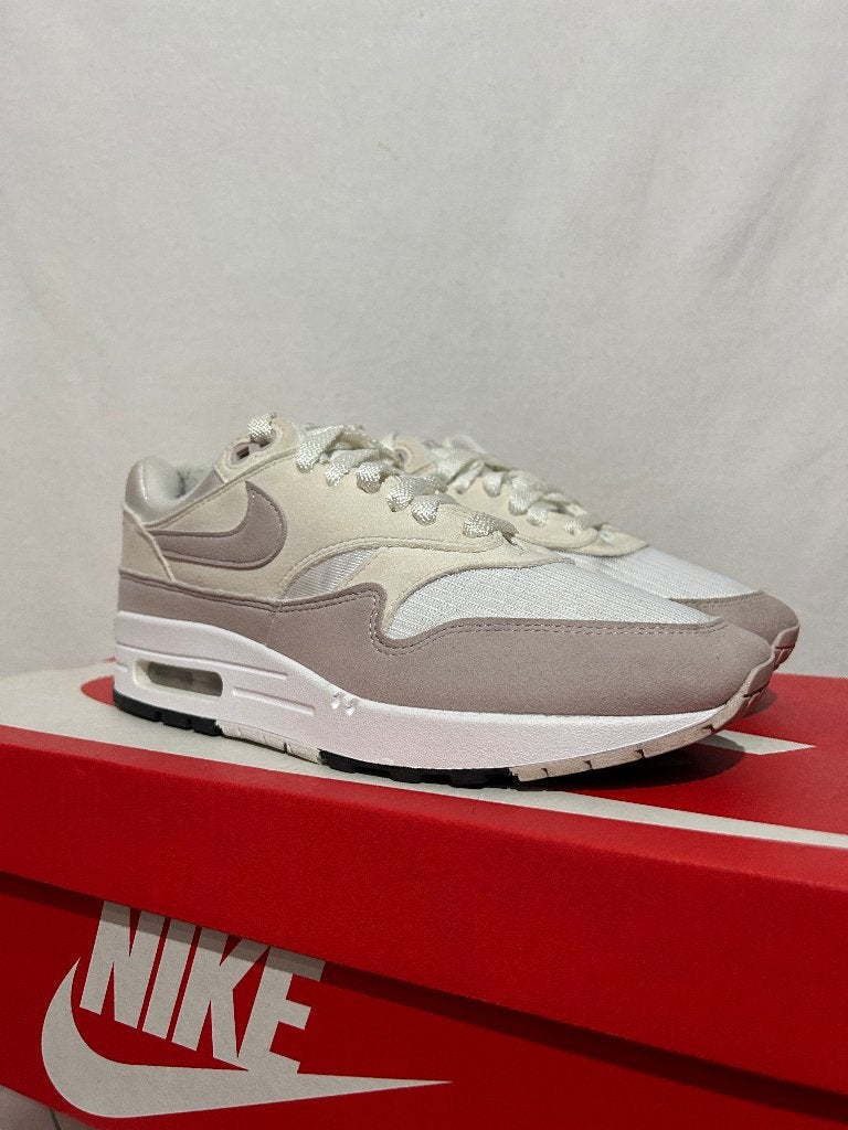 ALS NIEUW! Maat 40 - Nike Air Max 1 Platinum Violet, Overige kleuren, Verzenden, Nike, Nike