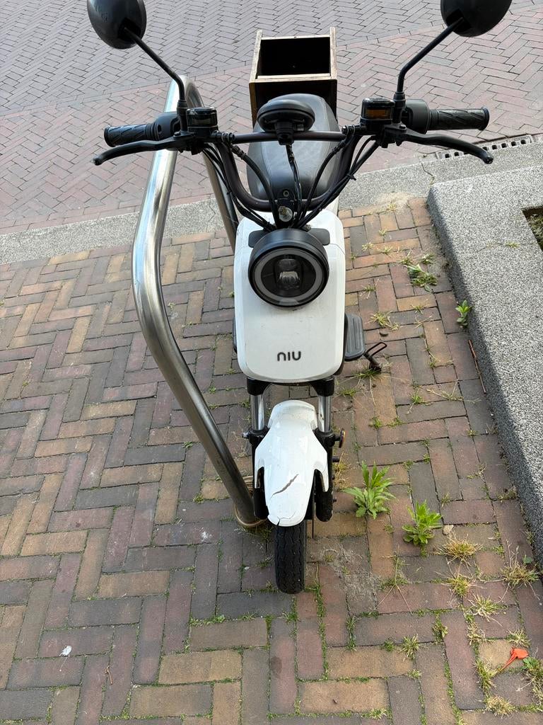 De NIU U1, Fietsen en Brommers, Elektrische fietsen, Gebruikt, Overige merken, 55 tot 59 cm, 50 km per accu of meer, Ophalen