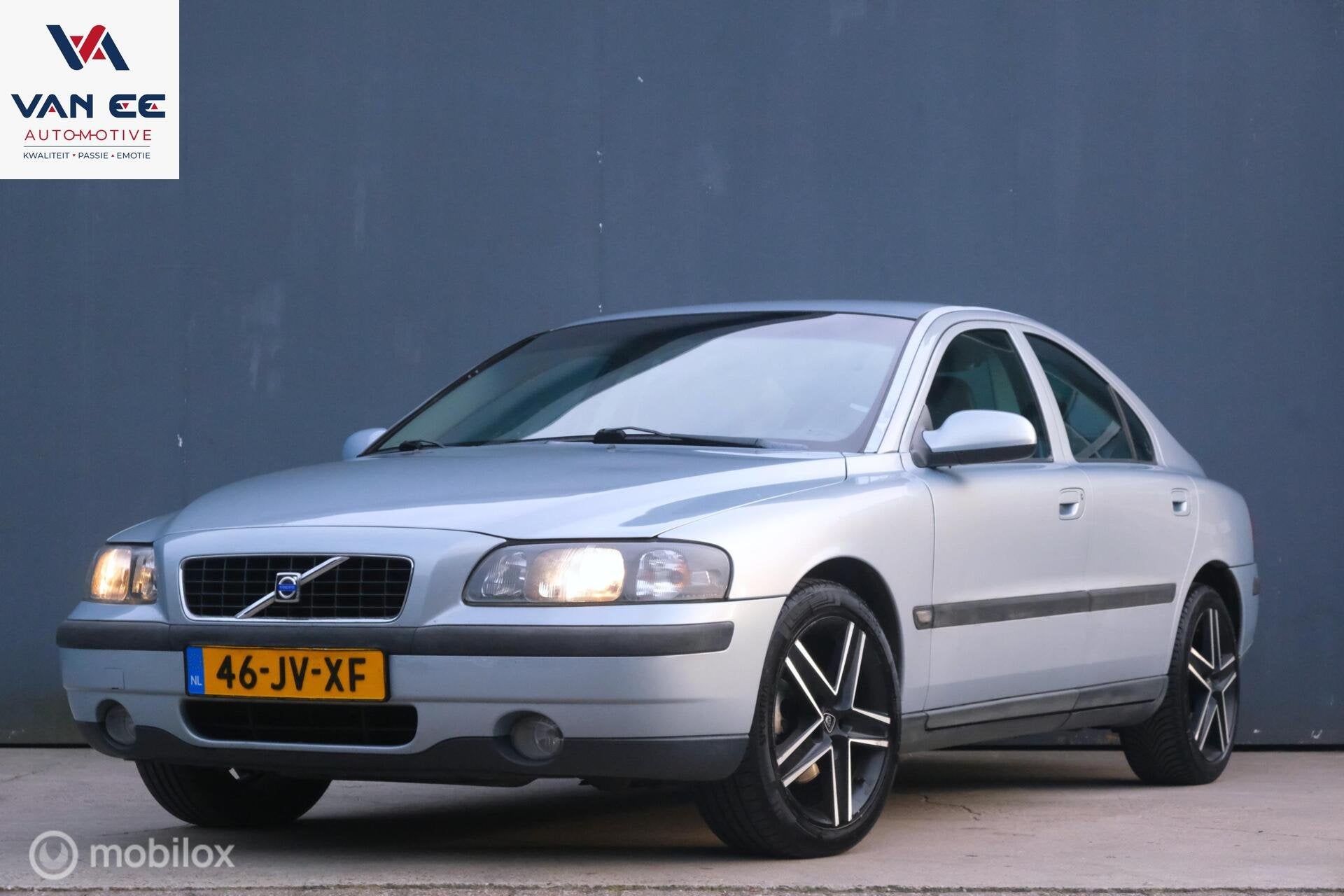Volvo S60 2.4 Edition 170 PK | Leer Clima Cruise Nieuwe APK, Auto's, Voorwielaandrijving, Gebruikt, Zwart, S60