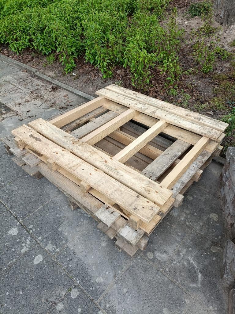 GRATIS - 3 houten pallets, Ophalen of Verzenden, Overige houtsoorten, Minder dan 200 cm, Pallet
