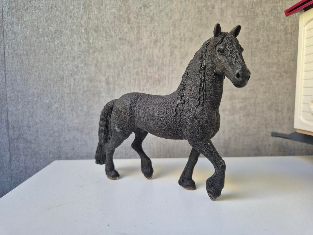 Schleich paarden Friese hengst, Ophalen of Verzenden, Zo goed als nieuw, Paard, Beeldje of Figuurtje