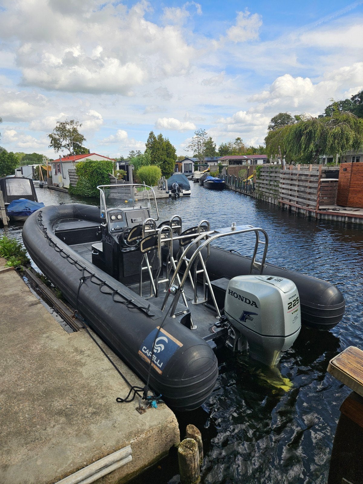 Capelli 750 Work RIB met Honda BF225 buitenboordmotor, Watersport en Boten, Benzine, Robpasset@gmail.com, Hydraulische besturing