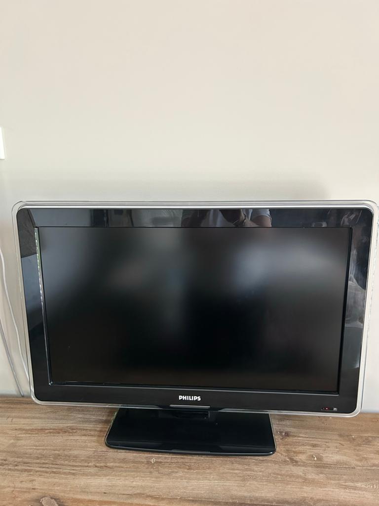 Philips TV 32” zwart met pianolak voet, Audio, Tv en Foto, Ophalen, Gebruikt, 60 tot 80 cm, Philips