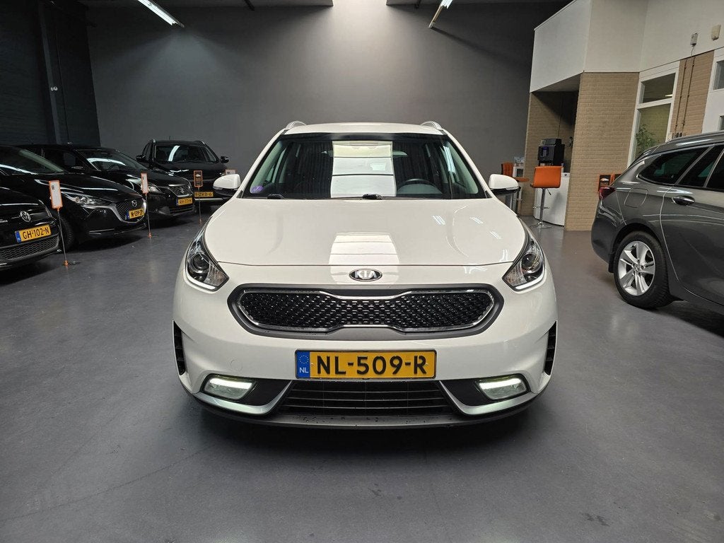 Kia Niro 1.6 GDi Hybrid CAMERA CARPLAY LED NAP NL AUTO, Auto's, Kia, Gebruikt, Euro 6, Leder en Stof, Wit