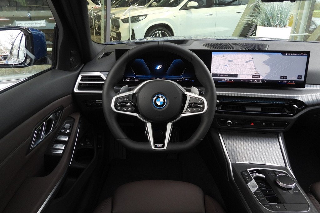 BMW 3 Serie Touring 330e M Sport Automaat / Panoramadak / Tr, Auto's, BMW, Automaat, 1998 cc, Achterwielaandrijving, Zwart