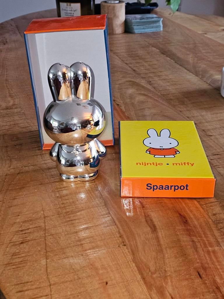 Nijntje Miffy Spaarpot Zilverplated met Doos, Verzamelen, Ophalen of Verzenden, Metaal of Blik, Strip- of Tekenfilmfiguur