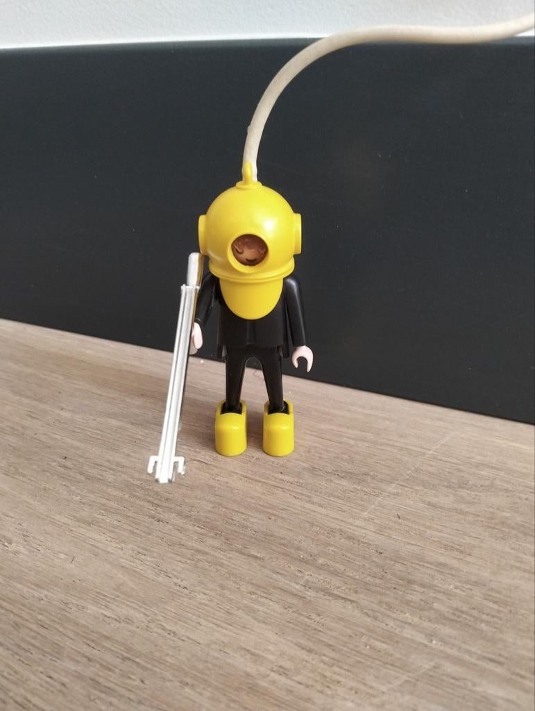 Playmobil Diepduiker uit 1984, Ophalen