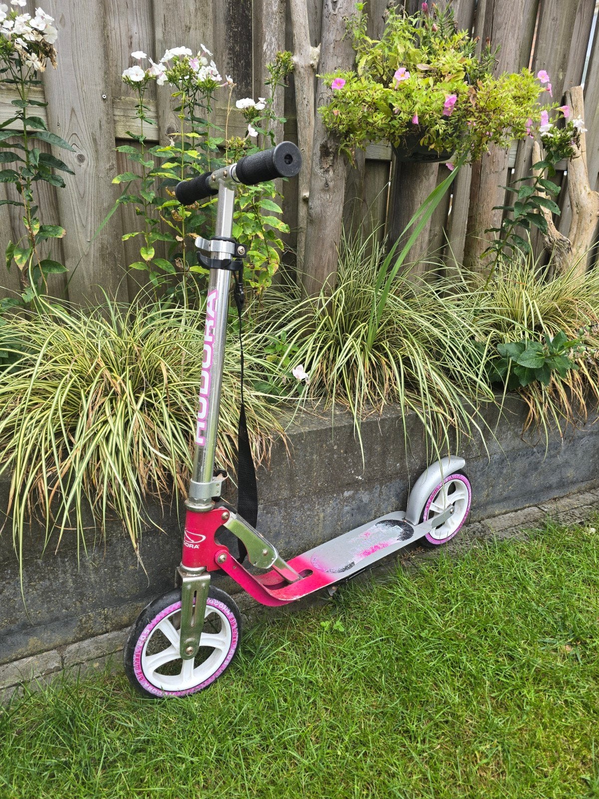 Step roze, in te klappen. Met draagriem, Ophalen, Gebruikt, Gewone step, Hudora