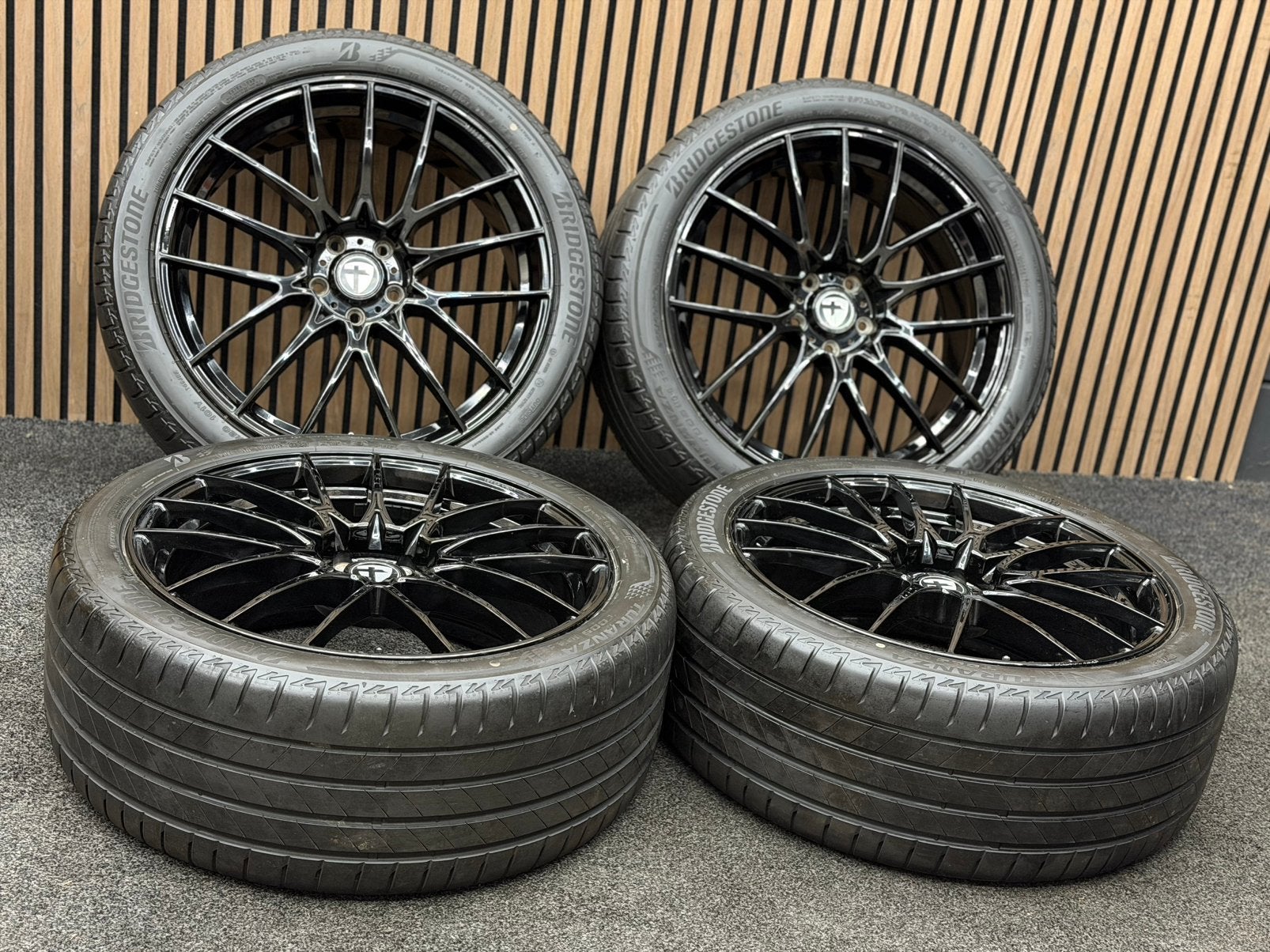 20 inch Tomason TN26 - Audi A6 C8 5x112 ET45 Bridgestone XL, Auto-onderdelen, Banden en Velgen, Ophalen, 255 mm, ., Banden en Velgen