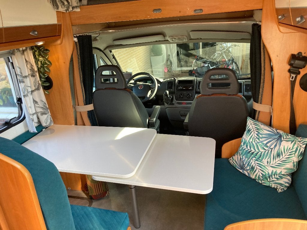 Roterende tafel camper, Ophalen, Zo goed als nieuw