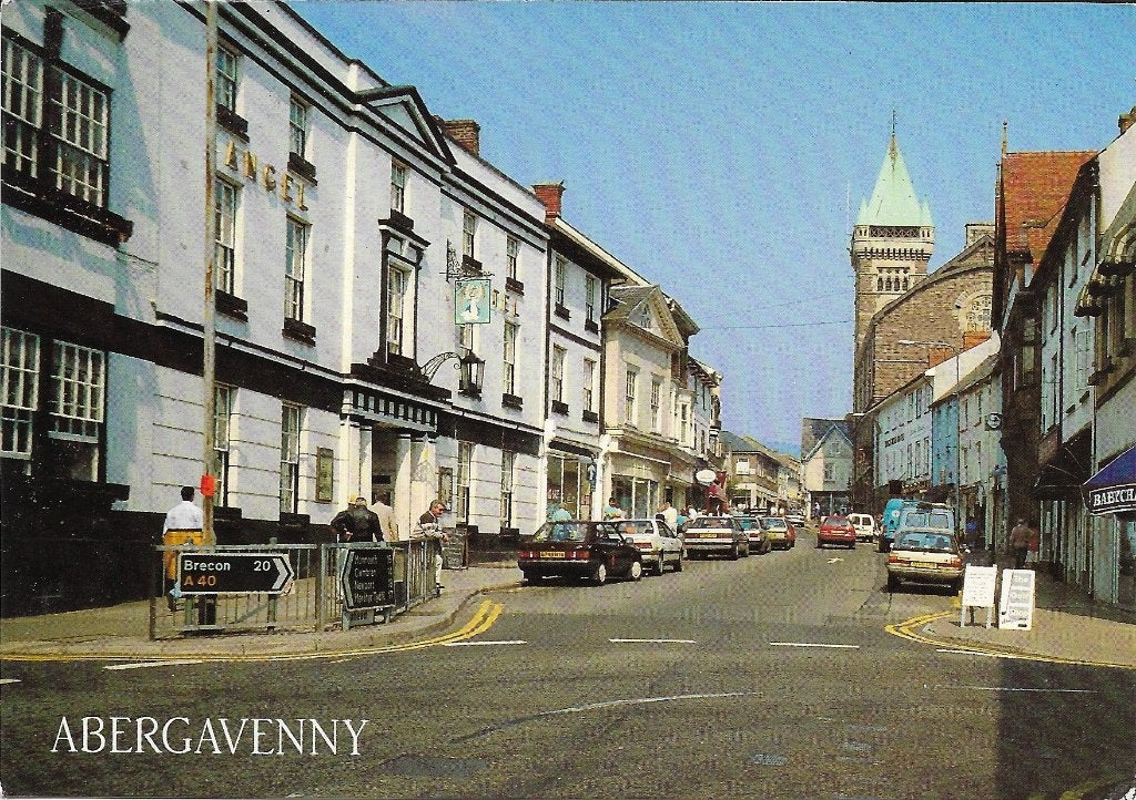 Ansichtkaart  	Abergavenny (Wales)	Cross Street, Verzenden, 1980 tot heden, Gelopen, Engeland