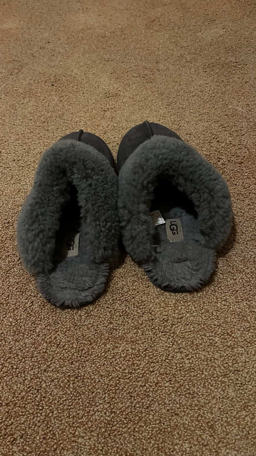 Ugg pantoffels - Zo goed als nieuw, Ophalen of Verzenden, Zo goed als nieuw, Grijs, Pantoffels of Sloffen