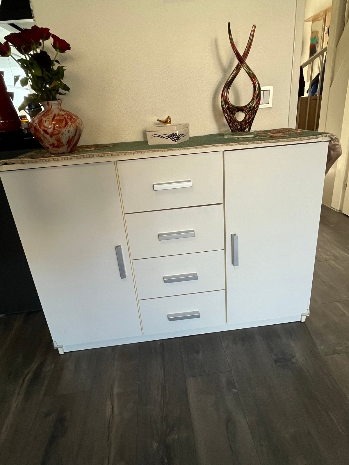 Dressoir 2 deuren 4 lades wit, Ophalen, Zo goed als nieuw, 25 tot 50 cm