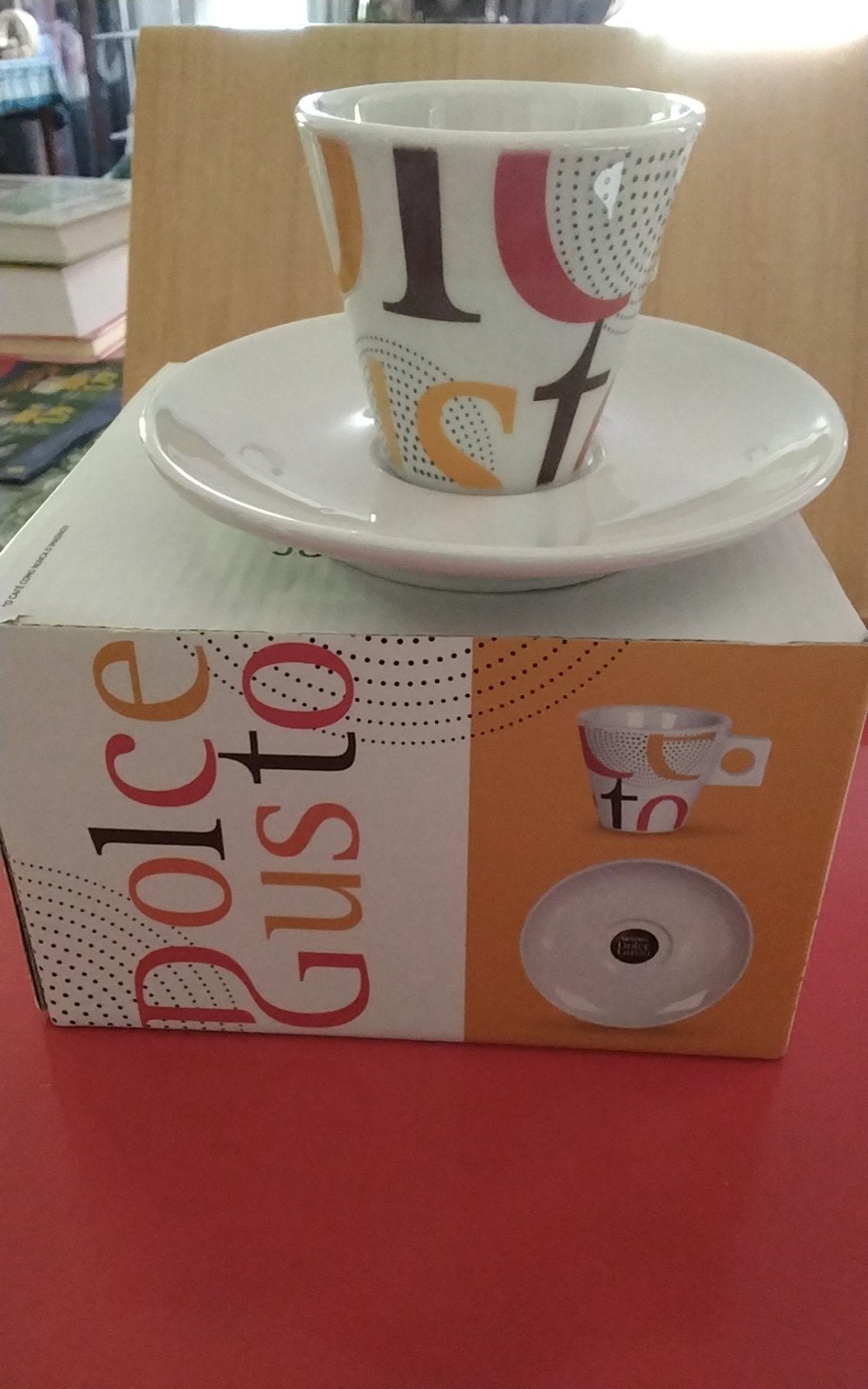 Dolce Gusto espresso porselein kop en schotel modern design, Ophalen of Verzenden, Porselein, Overige stijlen, Kop(pen) en/of Schotel(s)