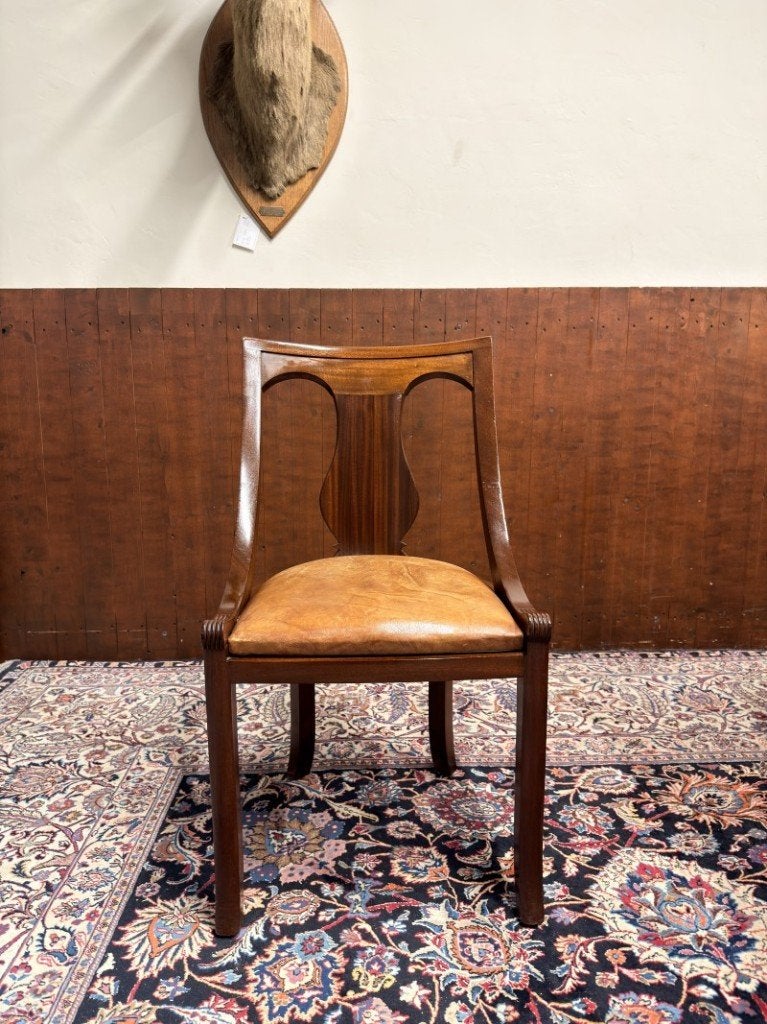 Foto 19 van Klassiek Engels Bureau met Bureaustoel
