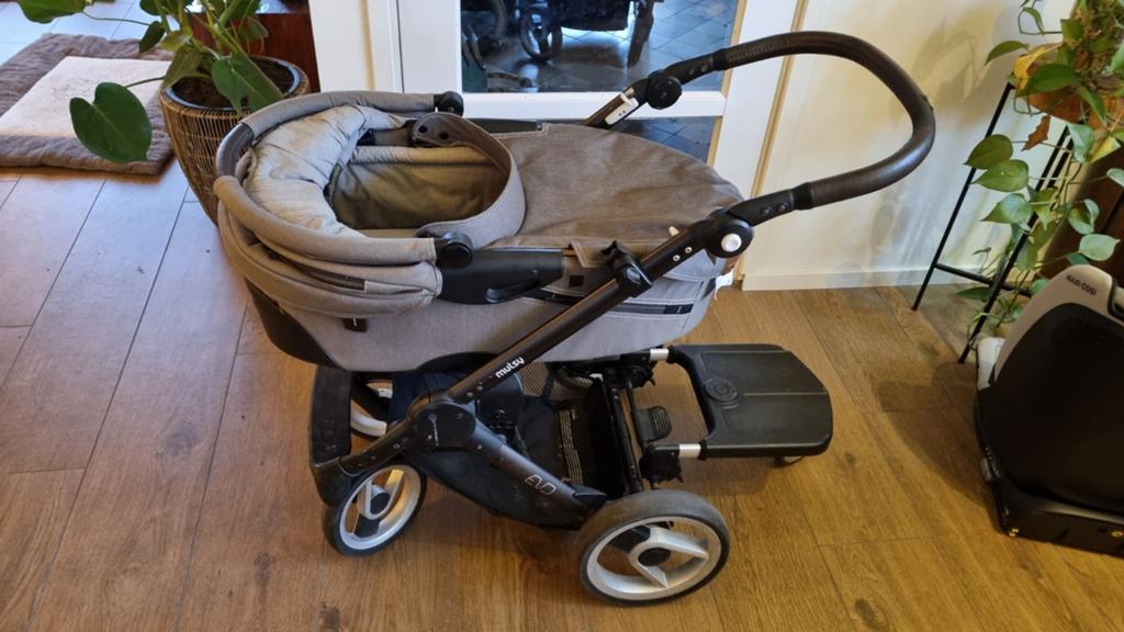 Mutsy Evo kinderwagen met reiswieg en meerijplankje, Ophalen, Gebruikt, Combiwagen, Mutsy