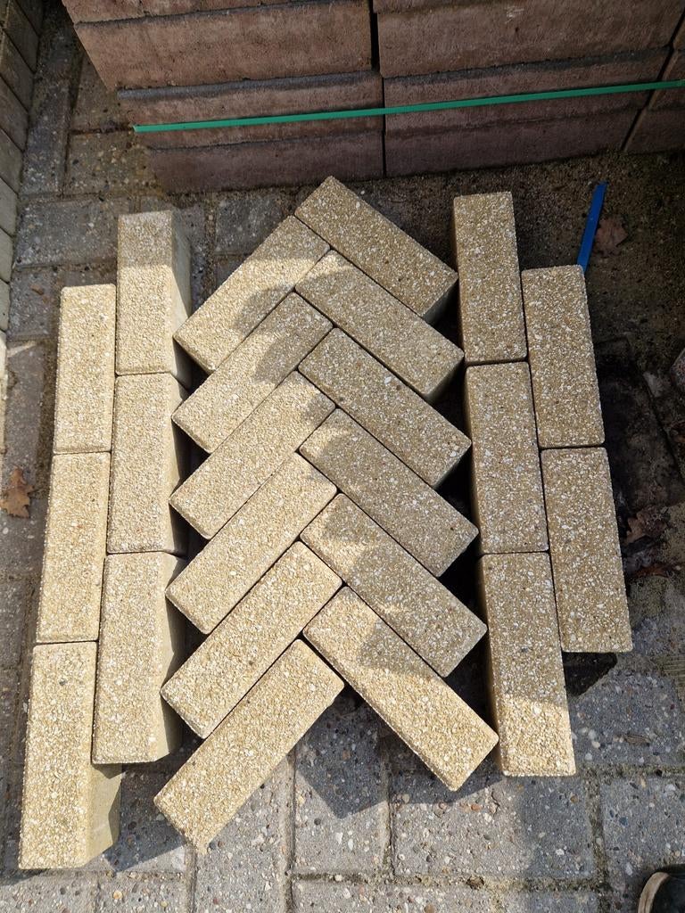 Betonsteen dikformaat  8cm hoog reflex zandkleur, Ophalen, Nieuw, Beton, Klinkers