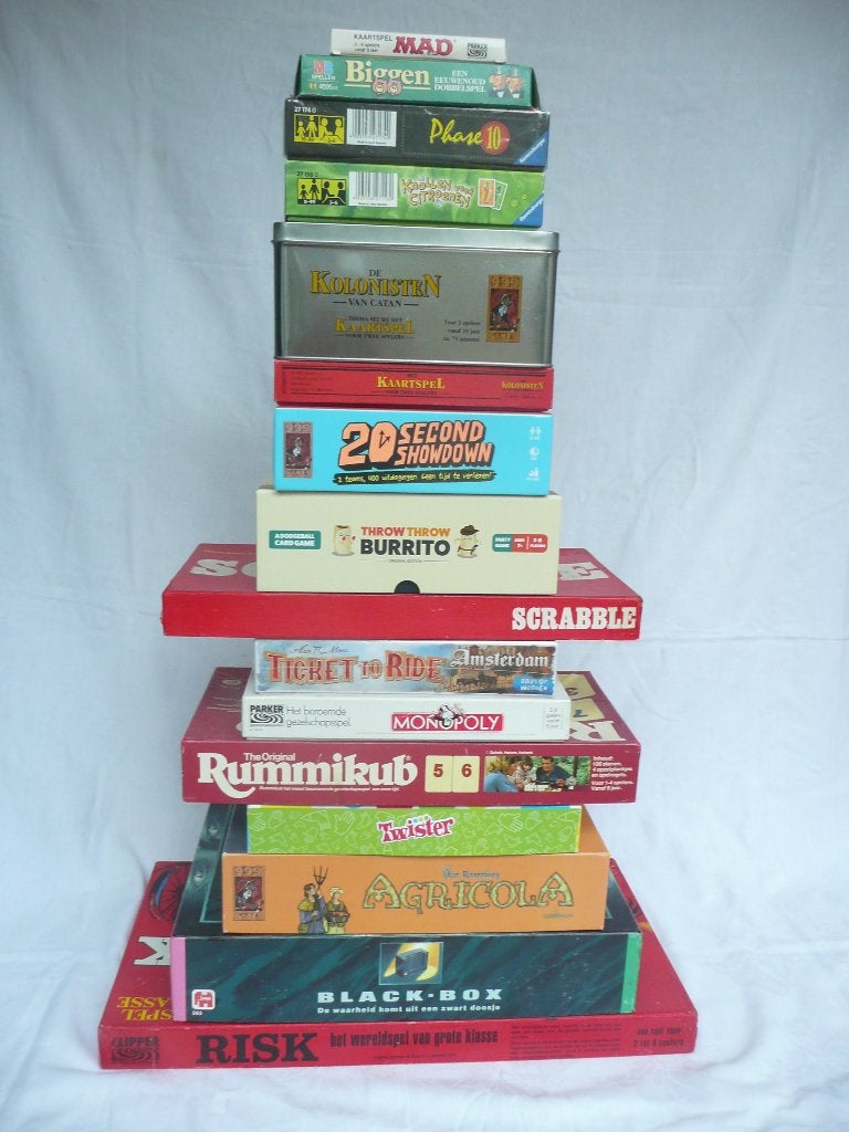 Stapel spellen, bordspellen verzameling Rummikub, Risk, Mad, Hobby en Vrije tijd, Ophalen of Verzenden, Zo goed als nieuw