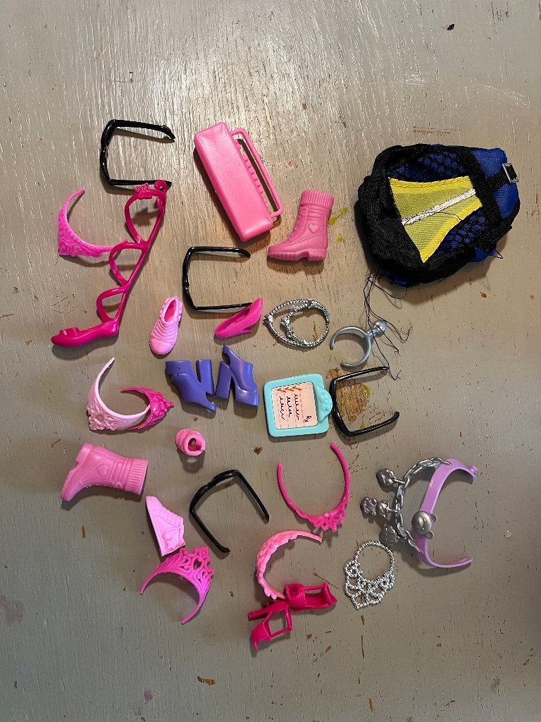 Vintage barbie sindy fleur accessoires schoenen kroon rugzak, Ophalen of Verzenden, Gebruikt, Accessoires