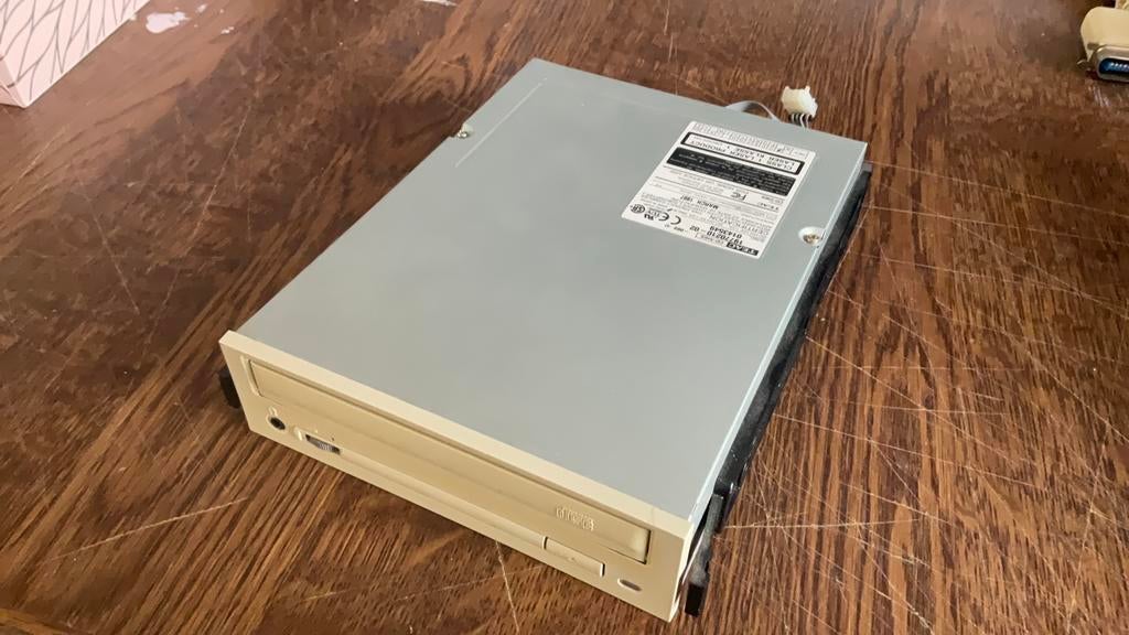 SCSi cd-speler TEAC CD-516s, Computers en Software, Vintage Computers, Ophalen of Verzenden