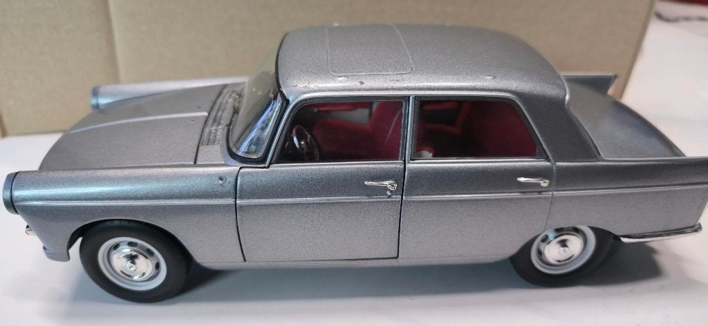 Peugeot 404 modelauto - Zilver, gedetailleerd norev 1:18, Ophalen, Gebruikt, Auto, Norev