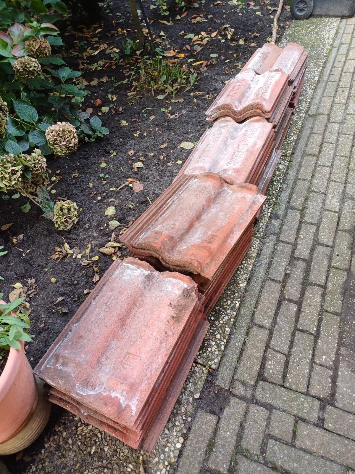 Gebruikte dakpannen - Sneldek, Ophalen, Gebruikt, Steen of Klei, Minder dan 5 m²